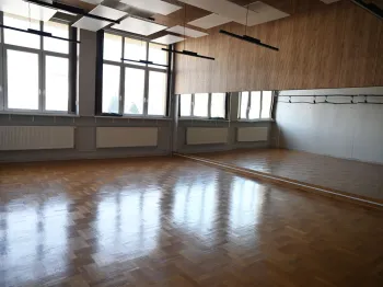 sala-lustrzana1